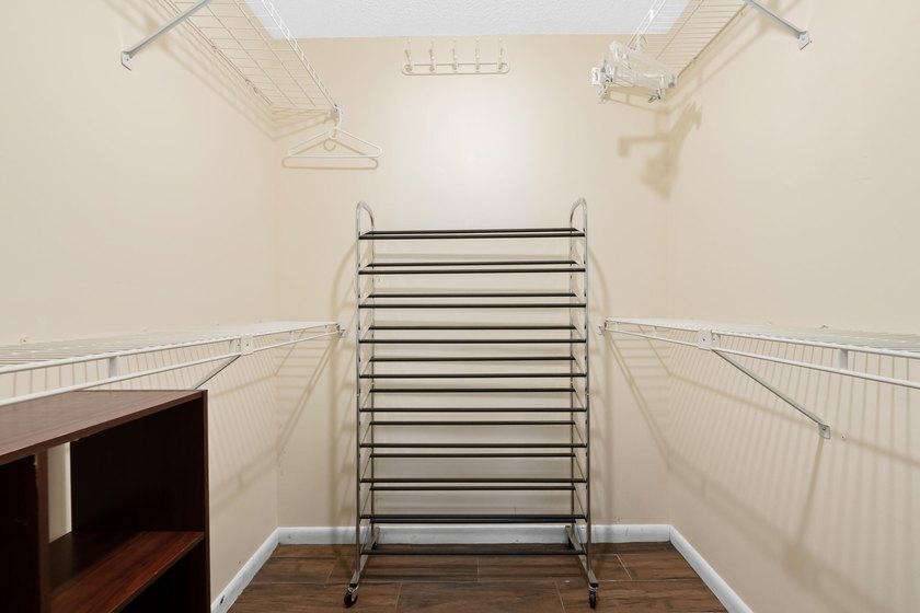 Welcome to this charming two-bedroom, two-bathroom villa in - photo 9
