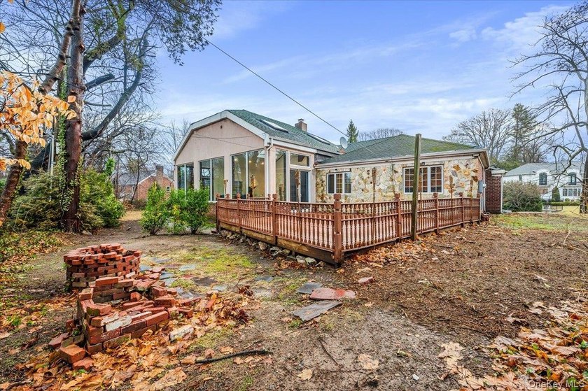 Welcome to this Sprawling Ranch in the Prestigious Village of - photo 23