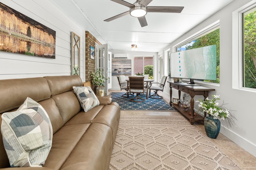 Beautifully updated and meticulously maintained single-story - photo 25