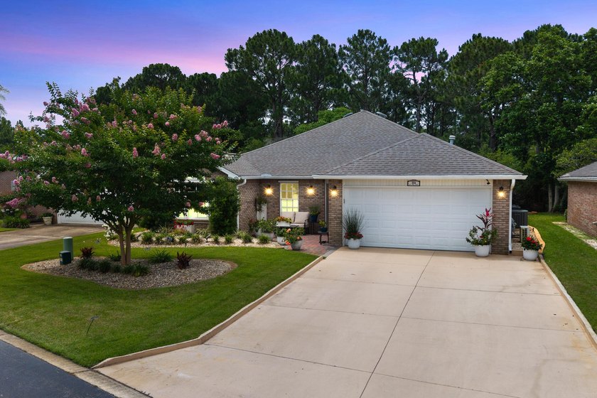 Beautifully updated and meticulously maintained single-story - photo 42