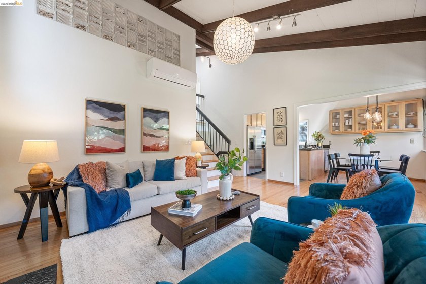 Majestic nature lover's retreat in the heart of Montclair. This - photo 5
