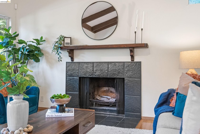 Majestic nature lover's retreat in the heart of Montclair. This - photo 10
