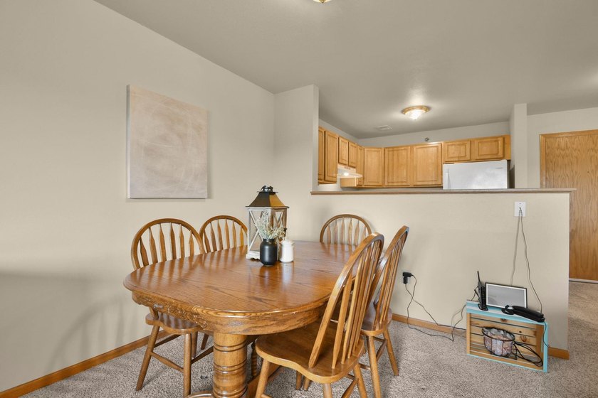 This well-maintained 1-bedroom condo offers a comfortable - photo 14