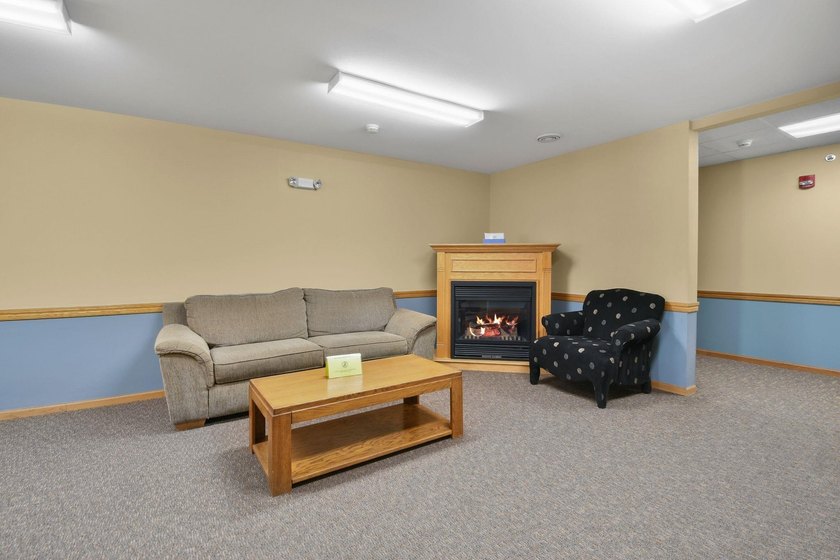 This well-maintained 1-bedroom condo offers a comfortable - photo 22