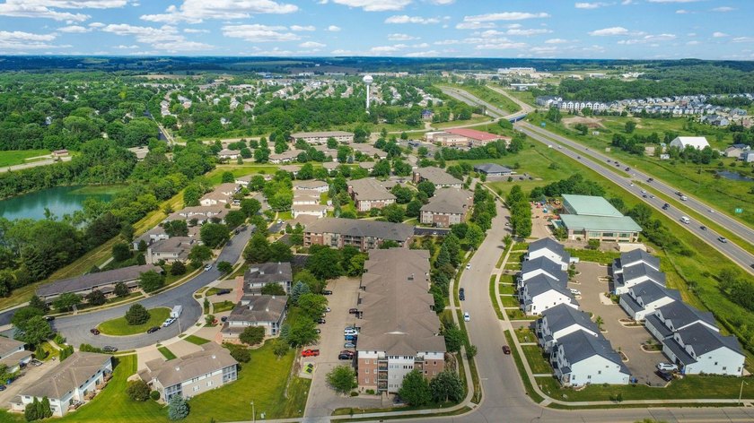 This well-maintained 1-bedroom condo offers a comfortable - photo 28