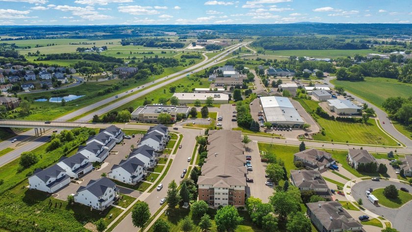 This well-maintained 1-bedroom condo offers a comfortable - photo 30