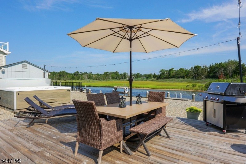 Immaculate turn key waterfront ranch in the desirable Skippers - photo 5