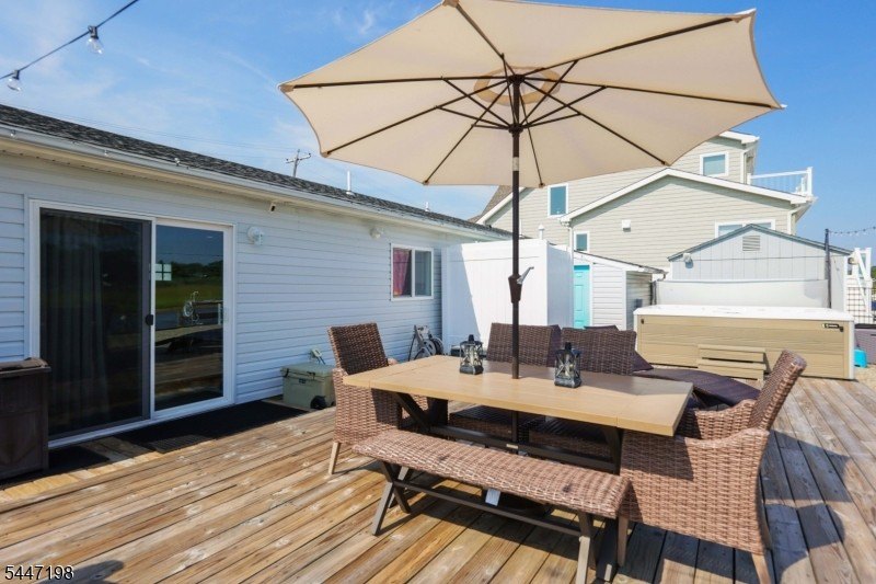 Immaculate turn key waterfront ranch in the desirable Skippers - photo 6