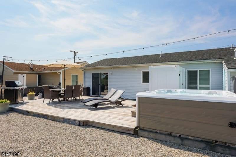 Immaculate turn key waterfront ranch in the desirable Skippers - photo 10