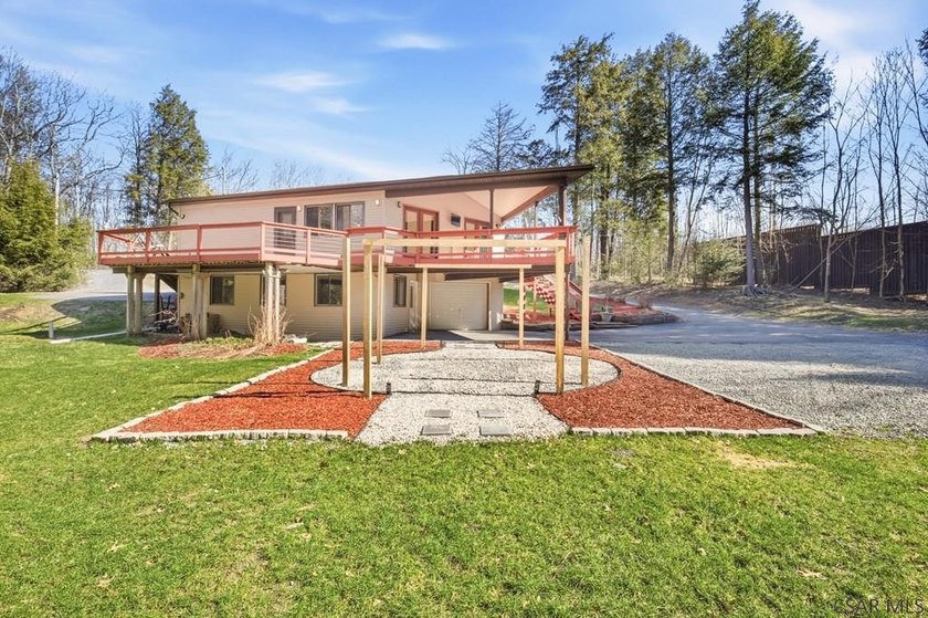 Lake living at it's best! The property is nestled along the 15th - photo 3