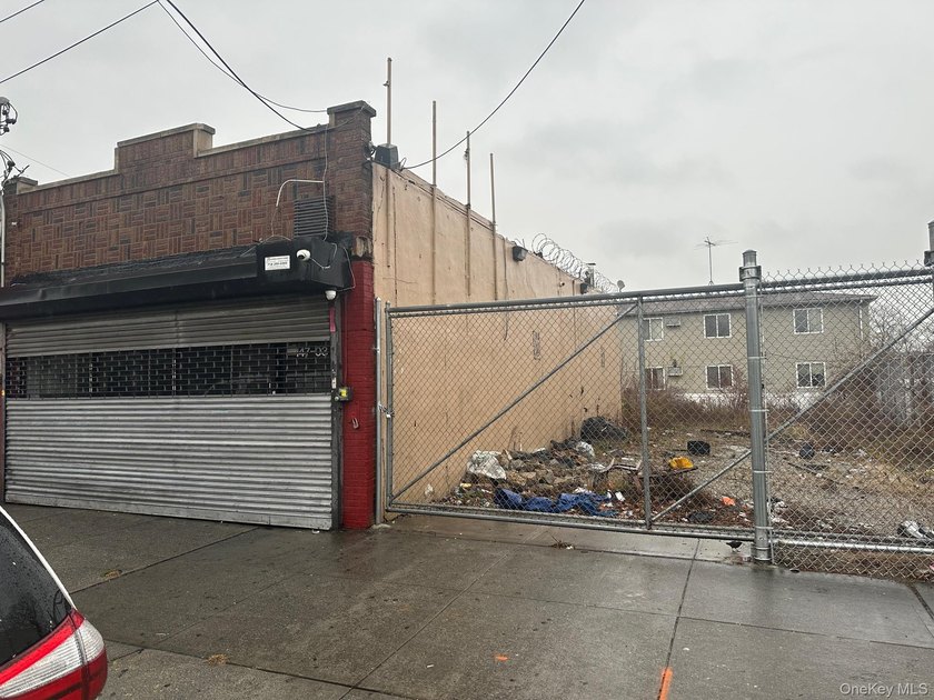 Prime commercial opportunity in the heart of Jamaica, Queens! - photo 3