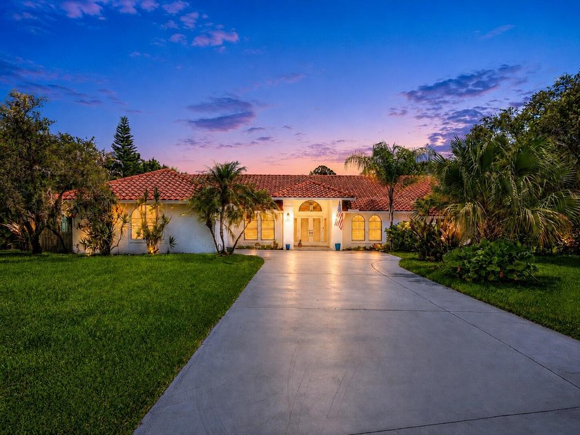 Immaculate 3-bedroom, 3-bathroom home with a 2-car garage - photo 2