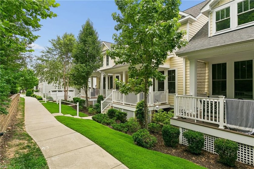 Nestled in the heart of New Town, this beautiful townhouse - photo 3