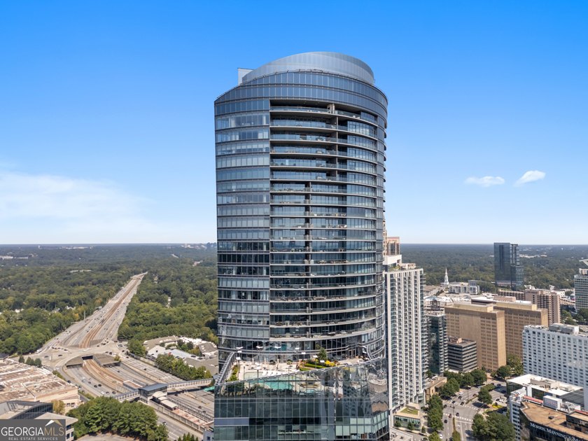 Exquisite Luxury Living in one of Atlanta's most iconic luxury - photo 53
