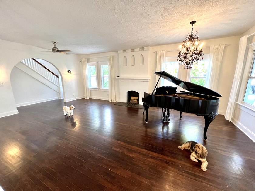 Stunningly restored 4 bed/2 bath Spanish Mission with Deco - photo 7