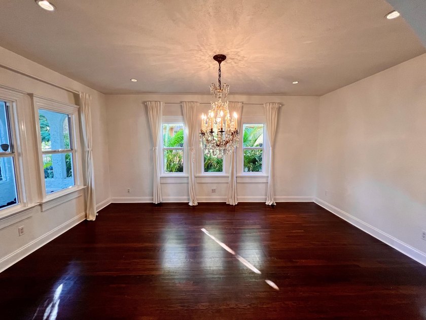 Stunningly restored 4 bed/2 bath Spanish Mission with Deco - photo 8