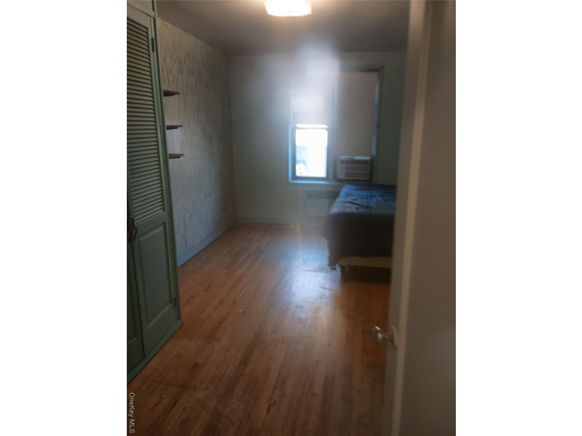 beautiful layout, great location near the bay, hardwood floors - photo 4