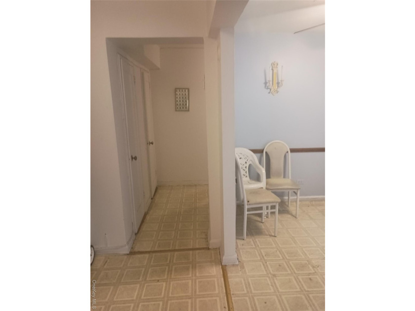 beautiful layout, great location near the bay, hardwood floors - photo 8
