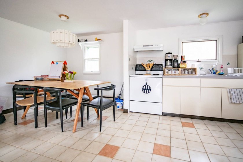 Escape to your own slice of Catskills heaven. This charming - photo 5