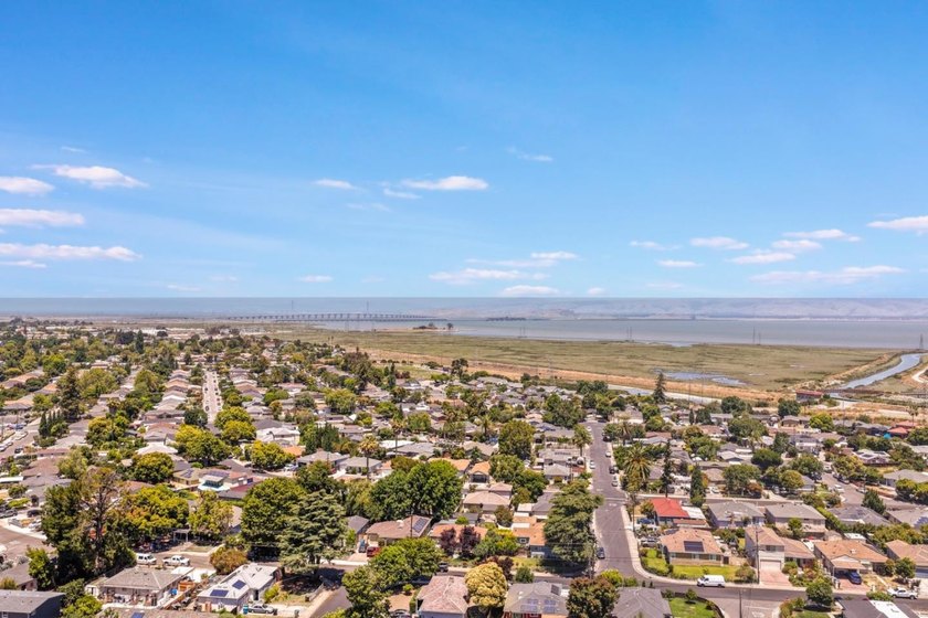 Welcome to 123 Gardenia Way in East Palo Alto, a spacious and - photo 33