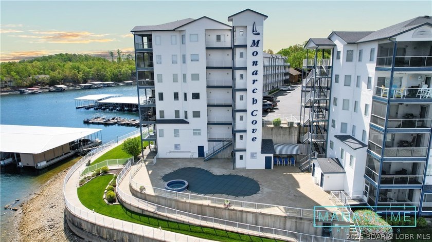 Gorgeous walk in level unit located at Lake of the Ozarks in the - photo 28