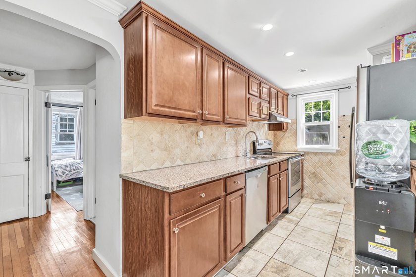 Welcome to this charming Cape in Fairfield's desirable - photo 12