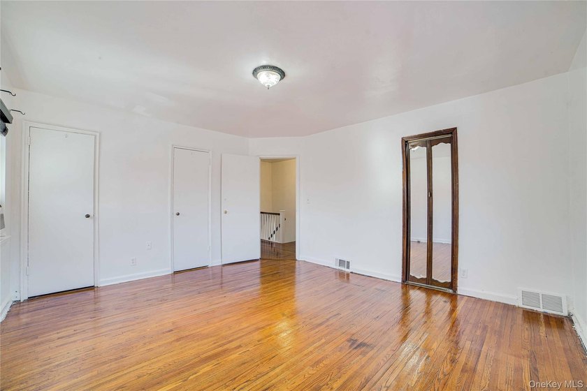 Great chance to own a semi-attached corner-lot duplex in the - photo 13
