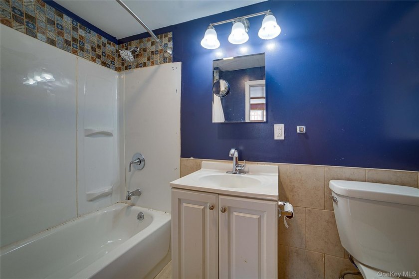 Great chance to own a semi-attached corner-lot duplex in the - photo 22