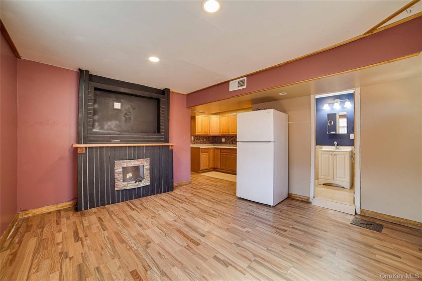 Great chance to own a semi-attached corner-lot duplex in the - photo 25