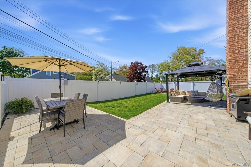 Set in the heart of West Islip, this beautifully updated - photo 28