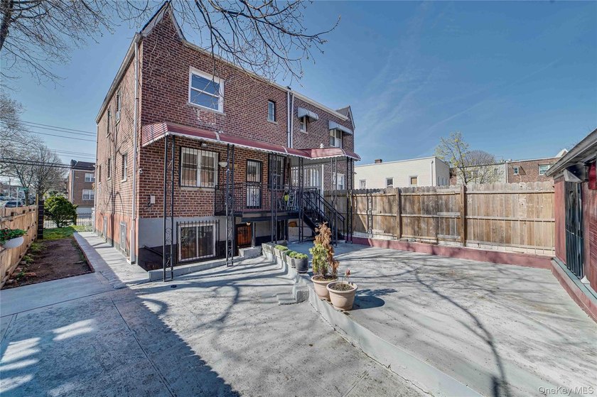 Great chance to own a semi-attached corner-lot duplex in the - photo 29