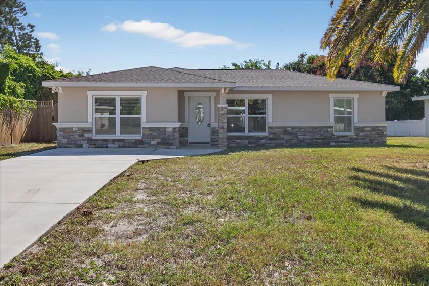 This Beautiful 2 Bedroom 2 Bath Dual Primary has an amazing - photo 3