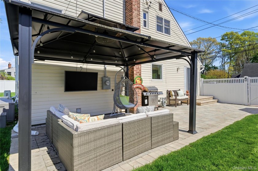 Set in the heart of West Islip, this beautifully updated - photo 34