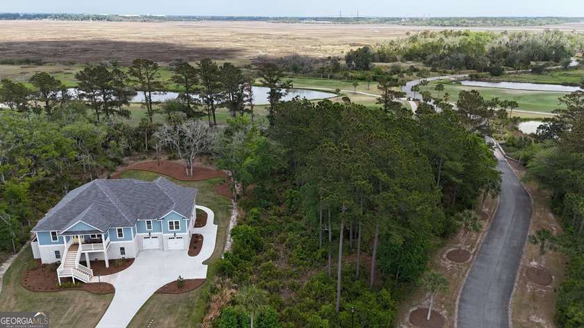 Discover the perfect setting for your coastal retreat in - photo 2