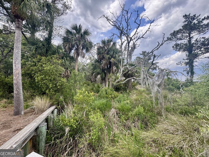 Discover the perfect setting for your coastal retreat in - photo 4