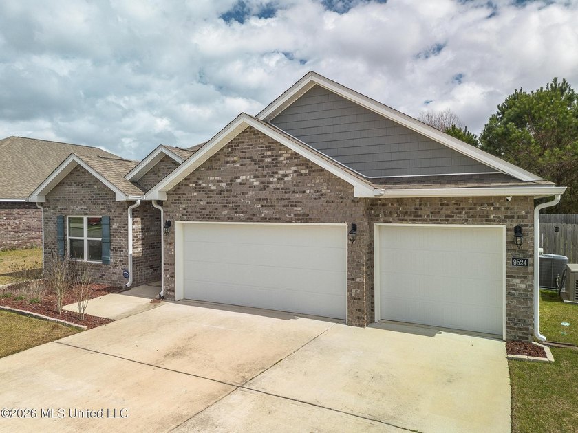 Talk about spacious and open! You'll love the big rooms and all - photo 3