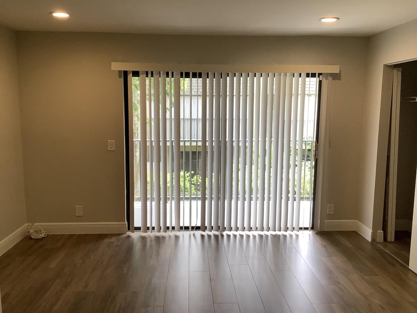 This beautifully renovated 2-bedroom, 2-bathroom townhouse is - photo 11