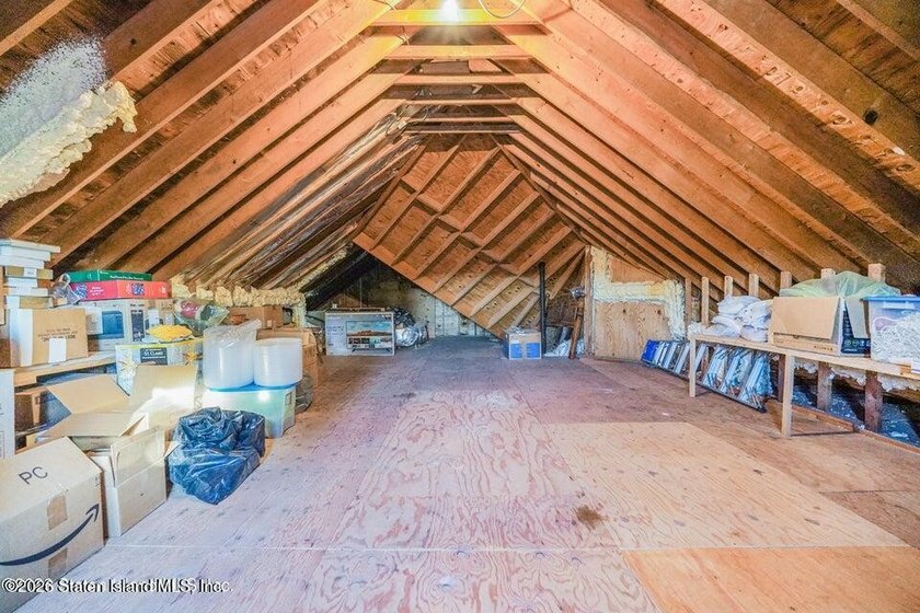24 Ross Lane - Eltingville, Staten Island Step back in time and - photo 11