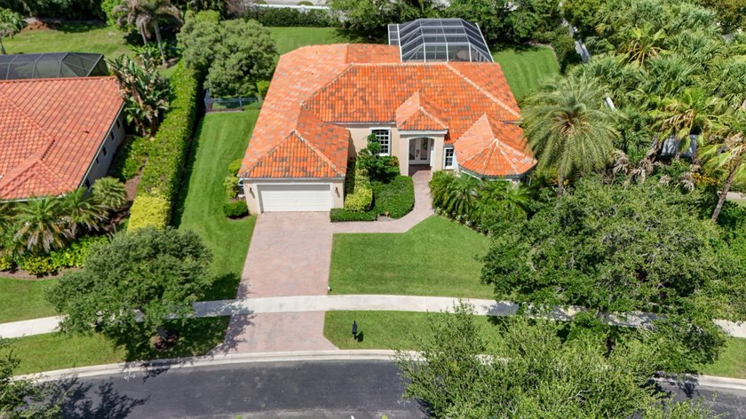 Welcome to this thoughtfully designed four-bedroom, three-bath - photo 4