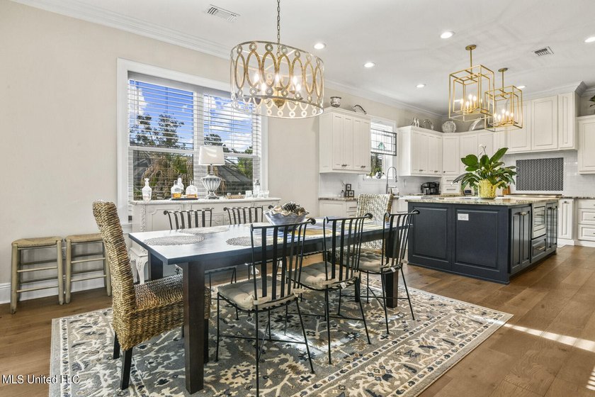 Beautiful Custom Built Home only 6 years old with Chef's Kitchen - photo 15