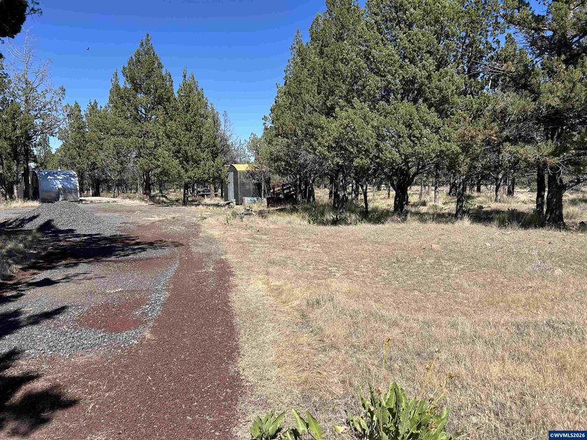 Highly coveted buildable lot inside 3 Rivers gated community - photo 7