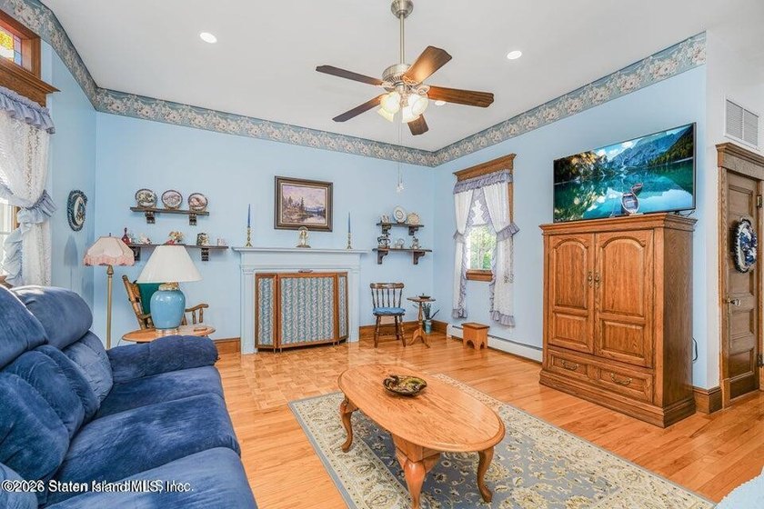 24 Ross Lane - Eltingville, Staten Island Step back in time and - photo 45