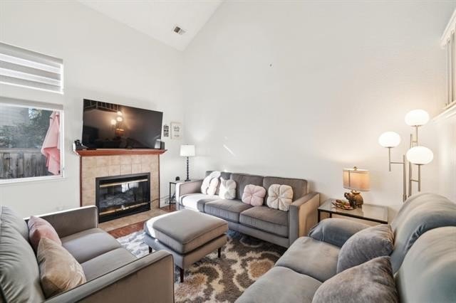 Gorgeous 3 Bedroom, 2.5 Bath Townhouse in South San Jose. Quiet - photo 4