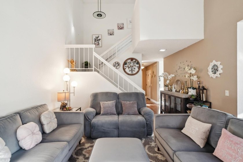 Gorgeous 3 Bedroom, 2.5 Bath Townhouse in South San Jose. Quiet - photo 5