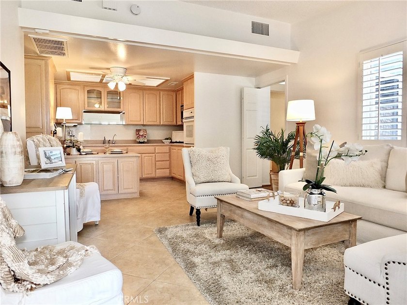 This 2 Bedroom 1.5 Bathrooms Expanded Corner is Freshly Painted - photo 5