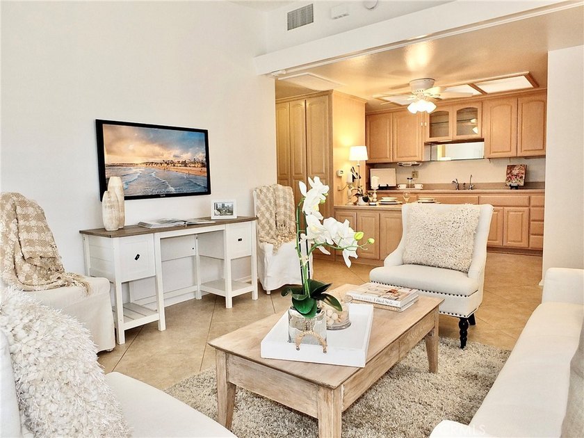 This 2 Bedroom 1.5 Bathrooms Expanded Corner is Freshly Painted - photo 6