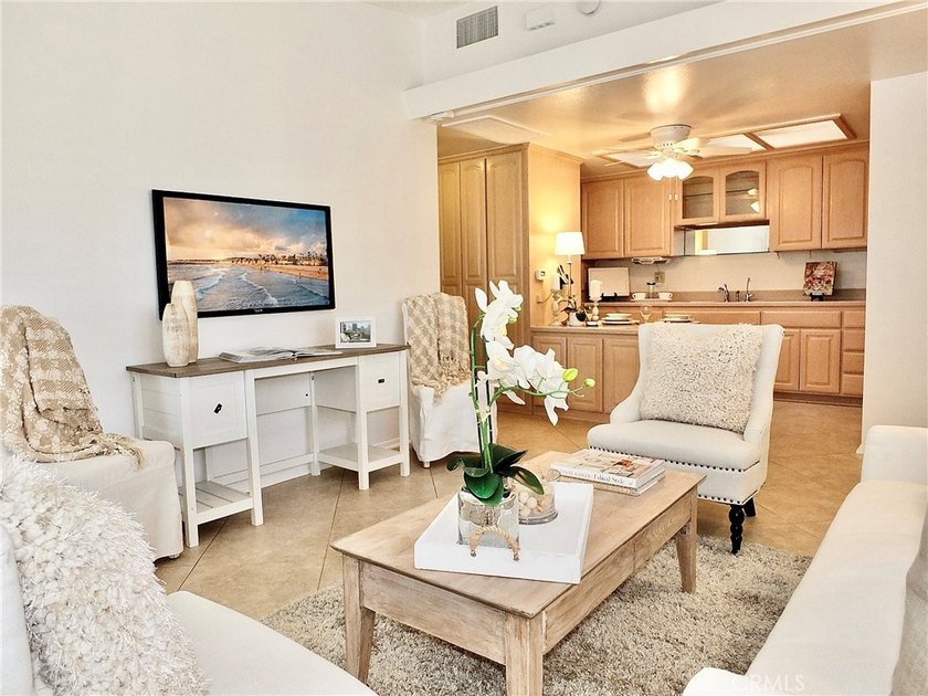 This 2 Bedroom 1.5 Bathrooms Expanded Corner is Freshly Painted - photo 7