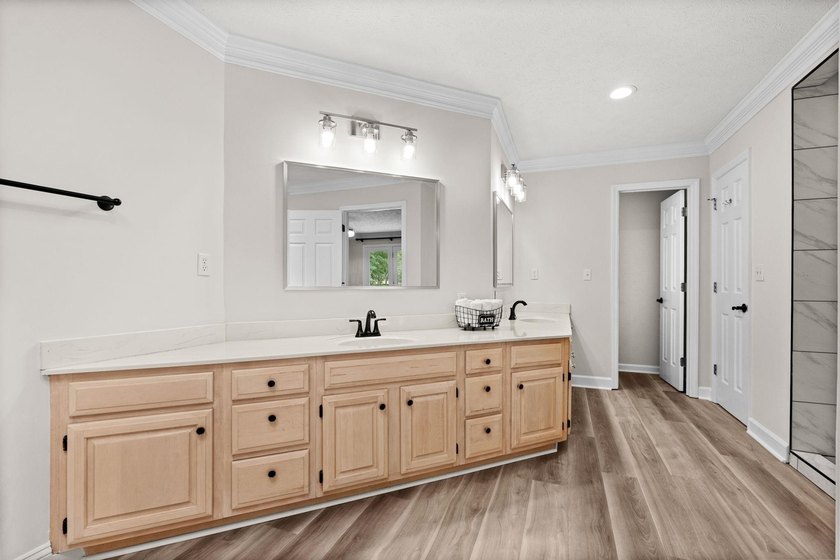 The best in one-level living starts here. Panoramic golf course - photo 24