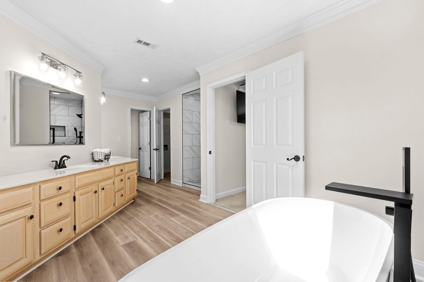 The best in one-level living starts here. Panoramic golf course - photo 26