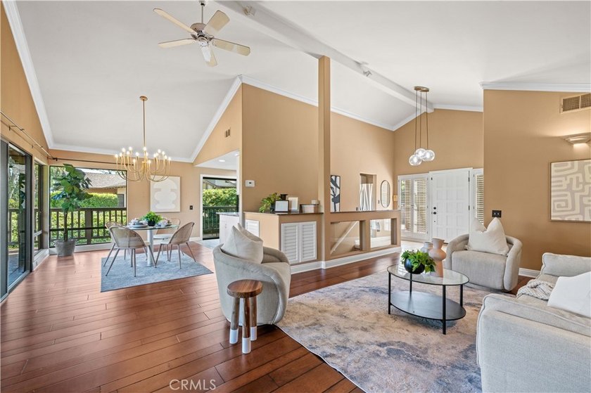 BEAUTIFUL HOME ON A PRIVATE CUL-DE-SAC WITH SERENE GREENBELT - photo 7